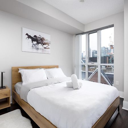 Dwtn Condo Near Cn Tower! W/ Free Parking トロント エクステリア 写真