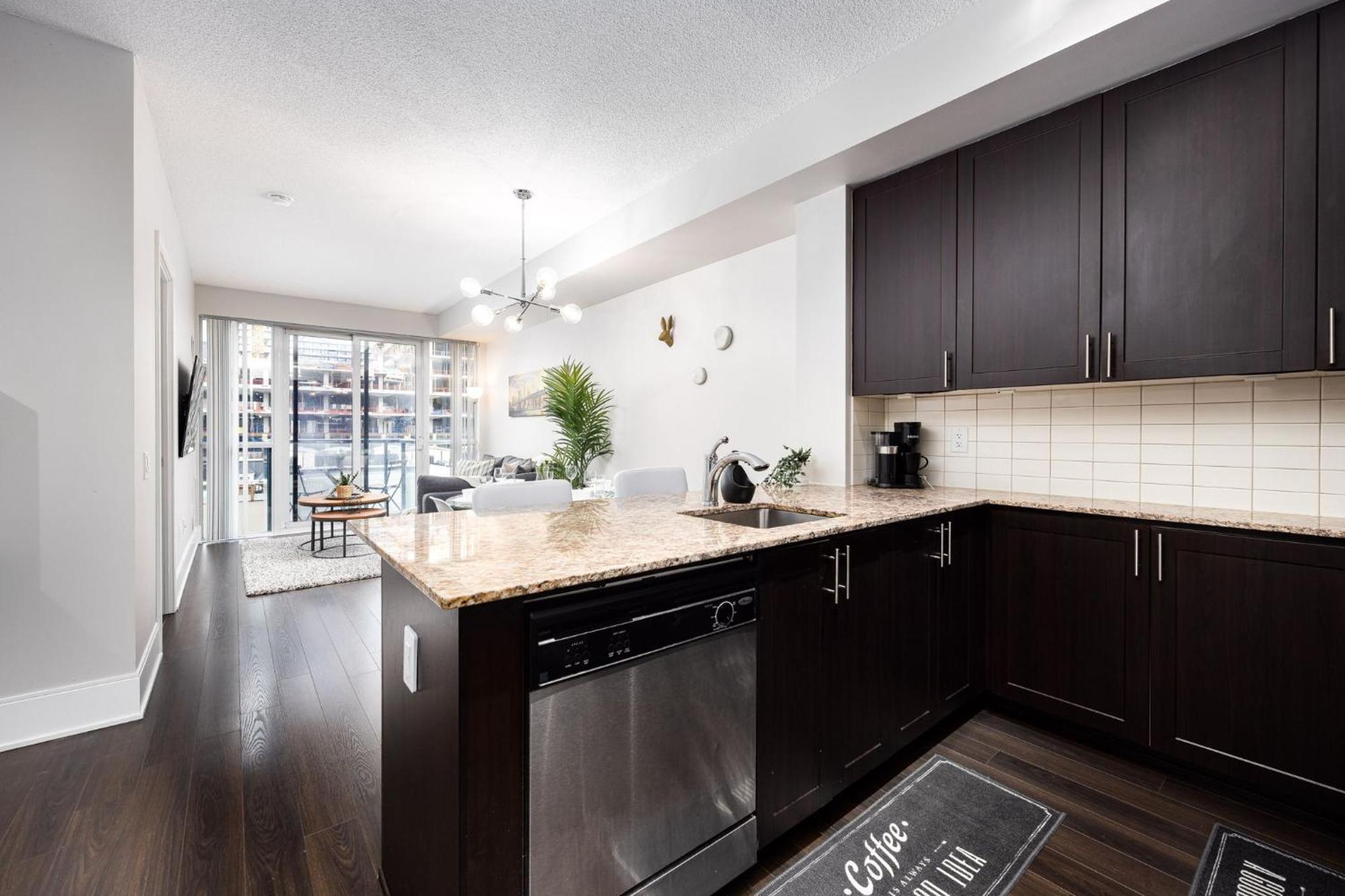 Dwtn Condo Near Cn Tower! W/ Free Parking トロント エクステリア 写真