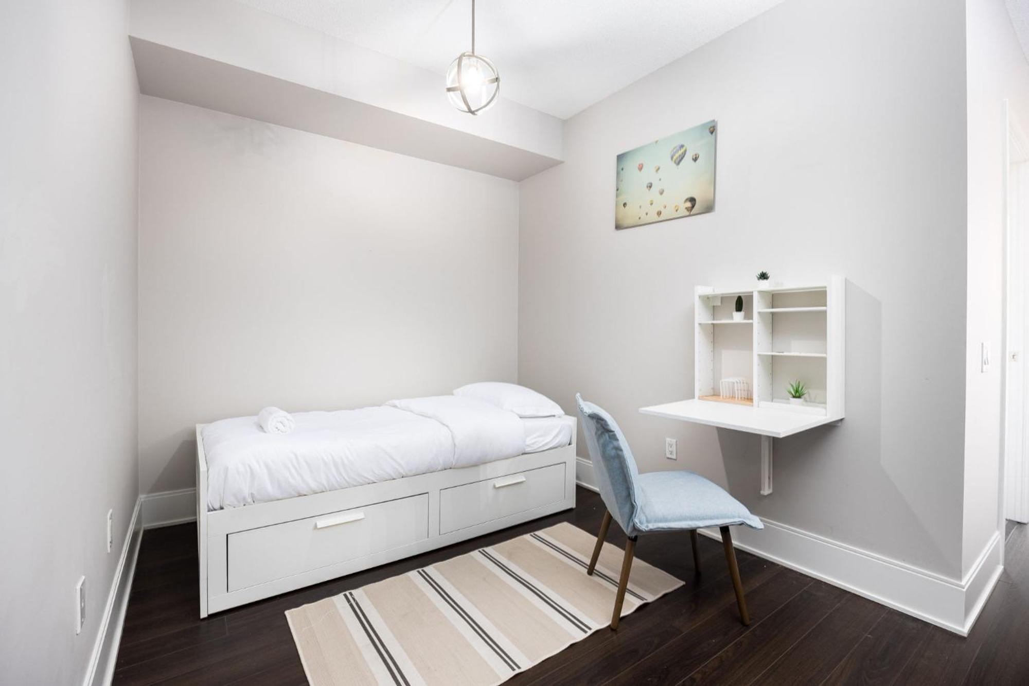 Dwtn Condo Near Cn Tower! W/ Free Parking トロント エクステリア 写真