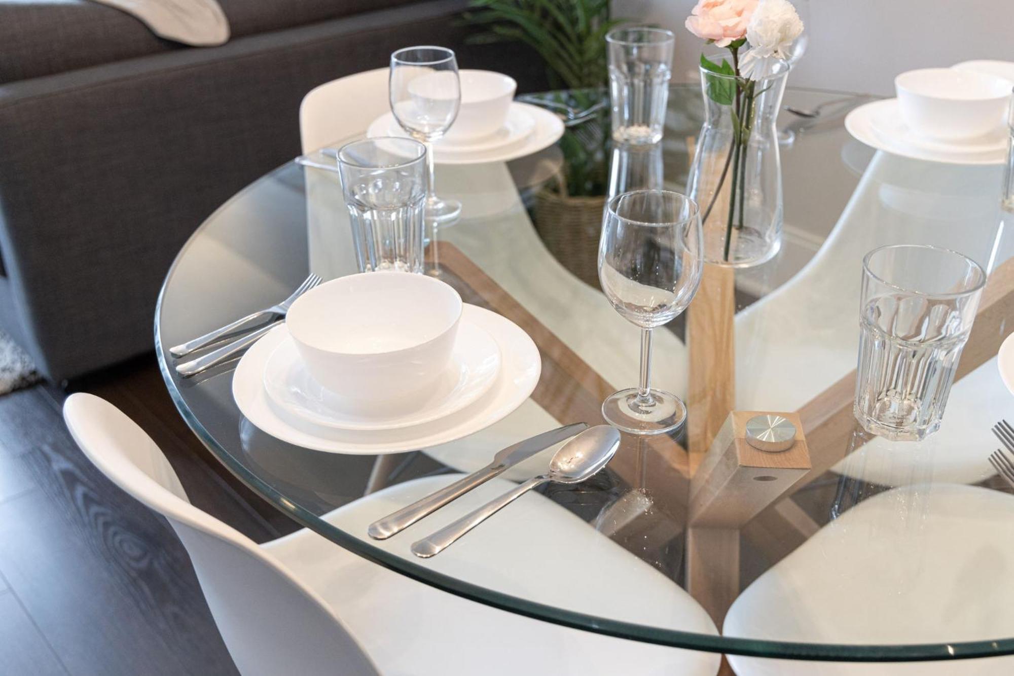 Dwtn Condo Near Cn Tower! W/ Free Parking トロント エクステリア 写真